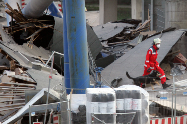 colognecollapse03