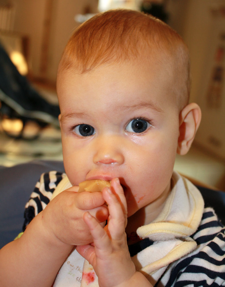 Mackenzie 7 months old high chair 03