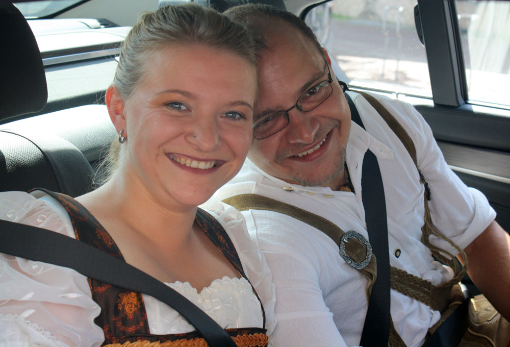Steffen & Steffi wedding day 1 -- in the car
