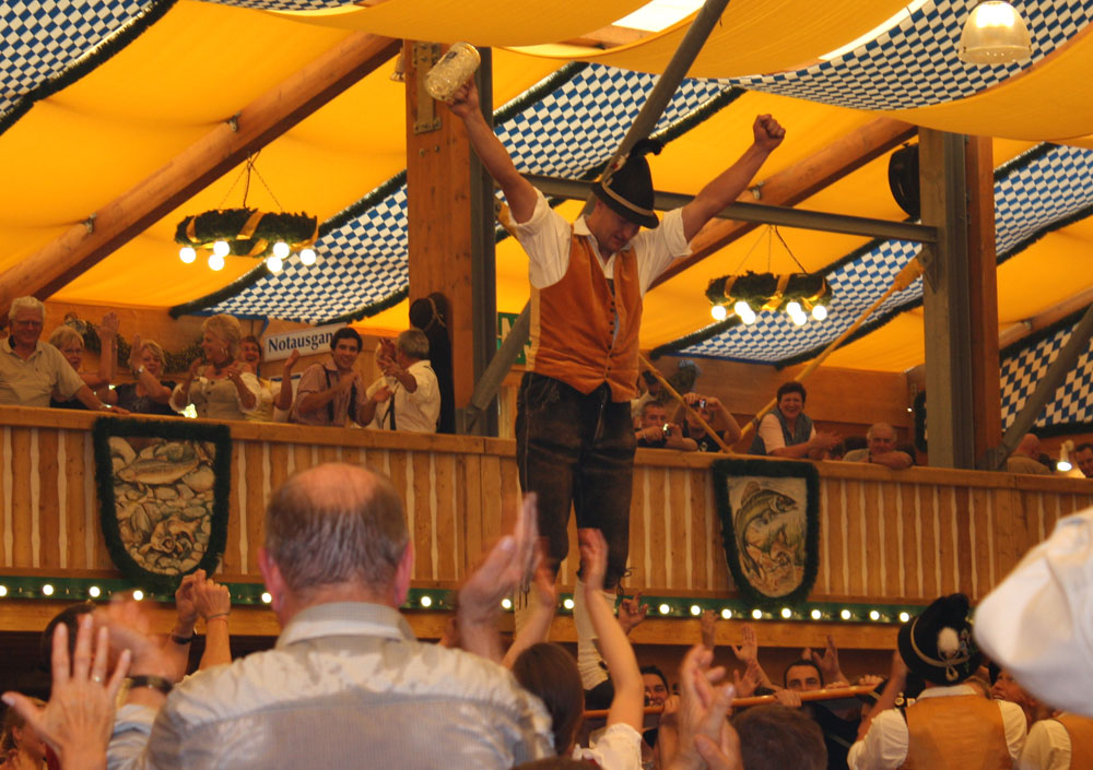 guy on a bench fischer vroni Oktoberfest 2009