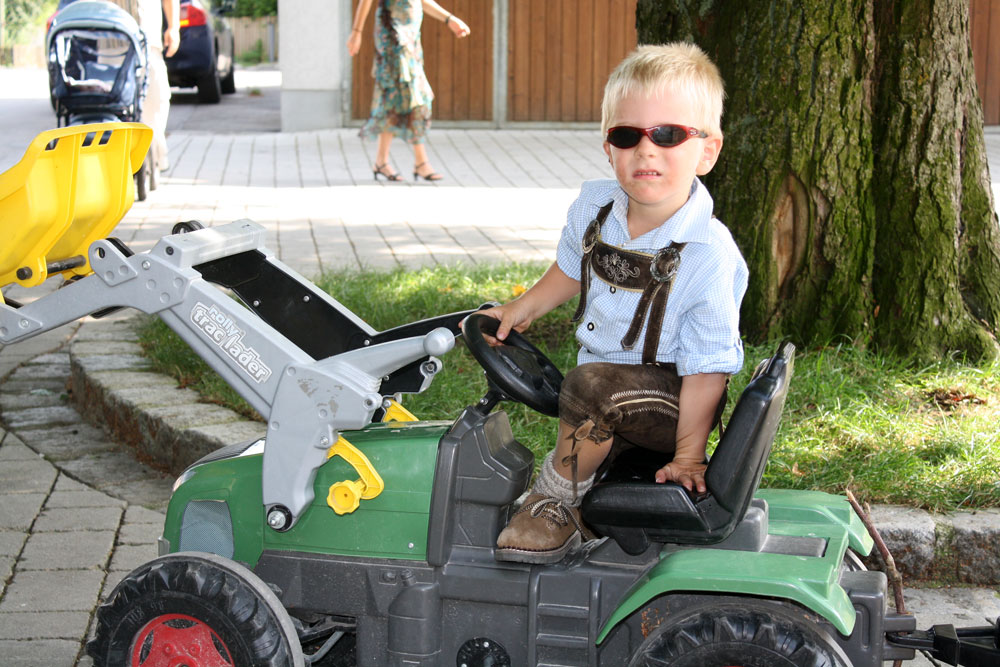 Steffen & Steffi wedding day 2_cool kid