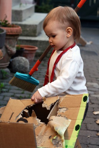 kids cardboard boxes