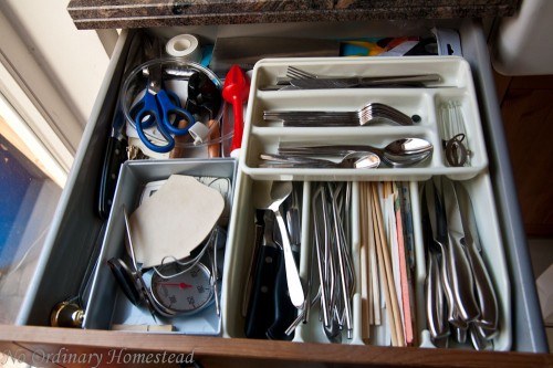 How to attach a kitchen drawer