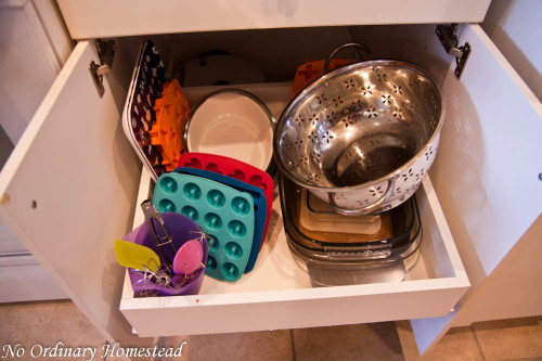 kitchen storage baking trays