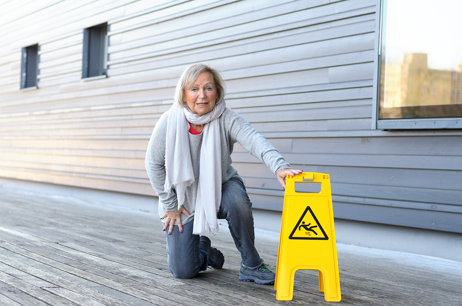 6 Factors That Increase the Risk of Falling for Senior Citizen