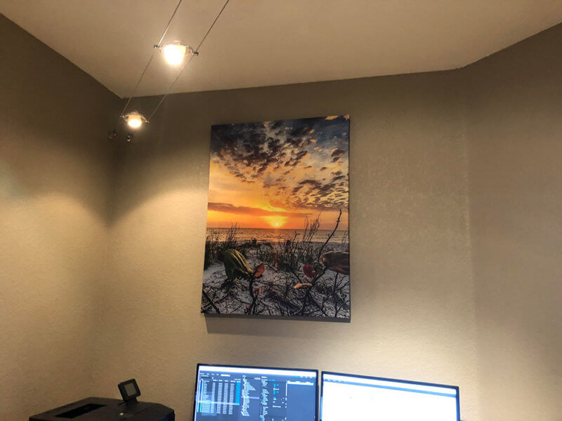 How to decorate your wall with Canvas