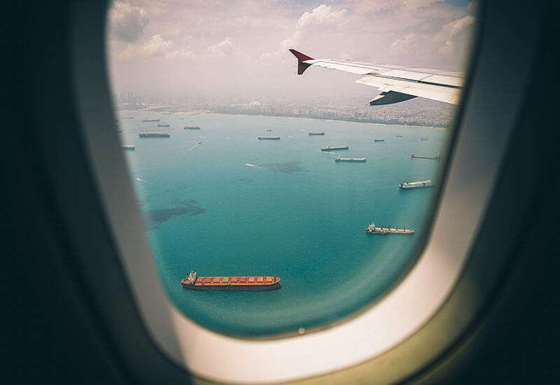 7 Ways to Travel and Earn At the Same Time