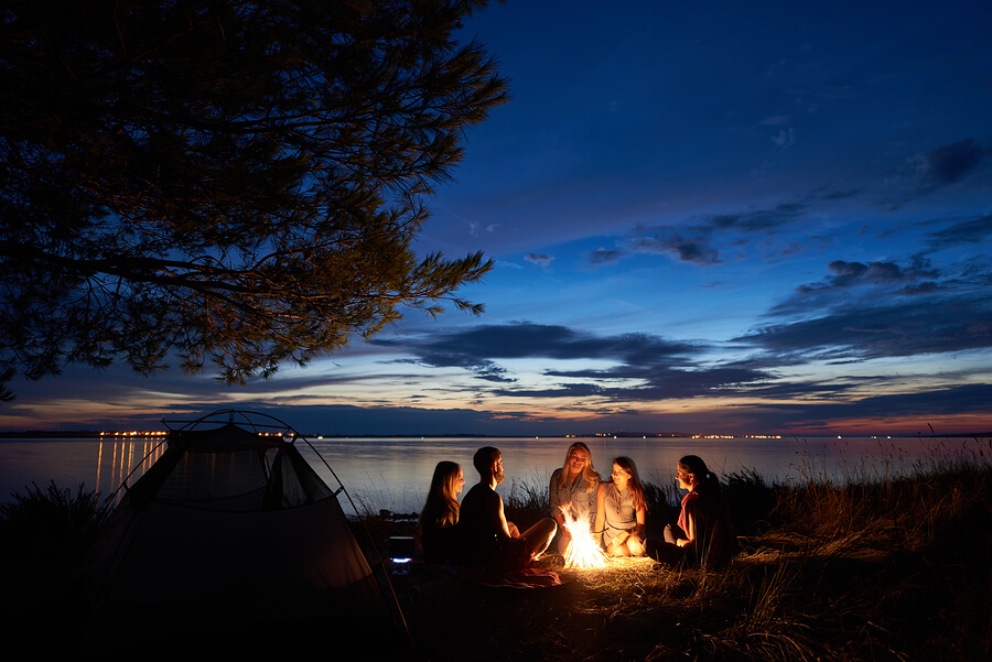 Sleeping Under Stars – A Campers Guide to Outdoor Shut-Eye