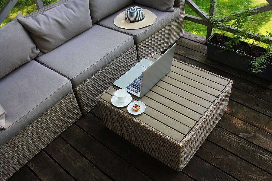 Chair seats: plywood and solid wood seats comparison